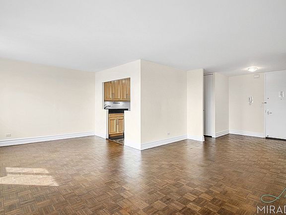 3rd image of 145 W 67th St APT 23e