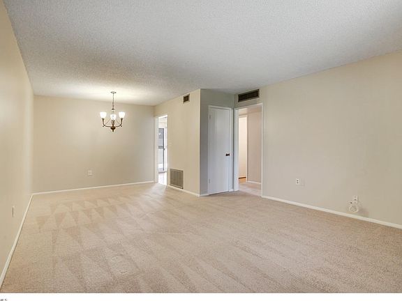 5th image of 10641 W Coggins Dr