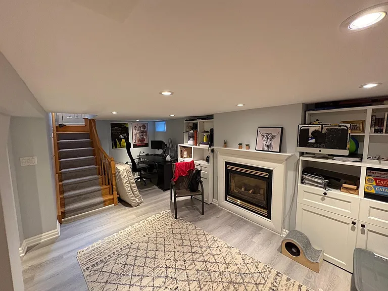 47 Lawrence Cres — Photo 15