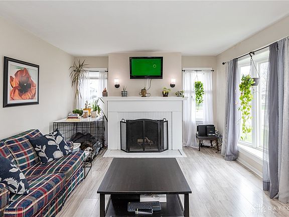 3rd image of 514 Redwood Ave