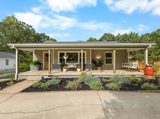 112 Hilltop Dr, Travelers Rest, SC 29690