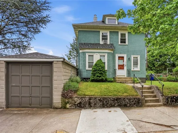104 Fairview Ave, Pawtucket, RI 02860