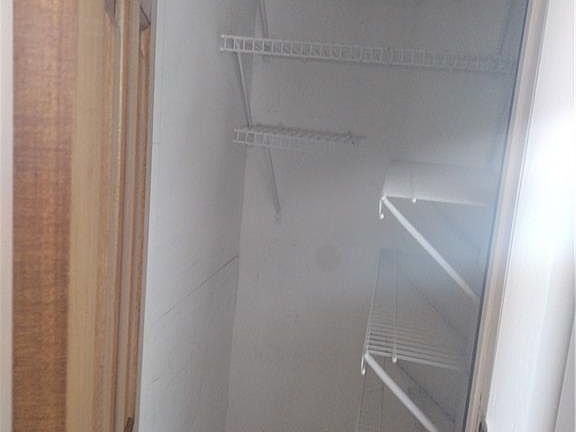 3rd image of 2337 Cardinal Ave