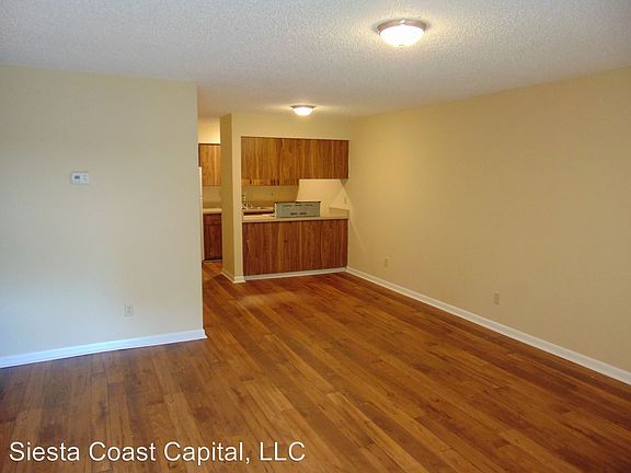 4th image of 5011 SE 29th St APT C
