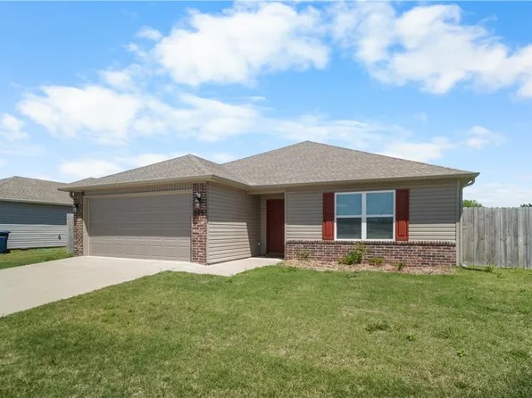 829 S Katlyn Dr, Siloam Springs, AR 72761