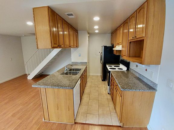 2nd image of 2313 Samaritan Dr APT 3