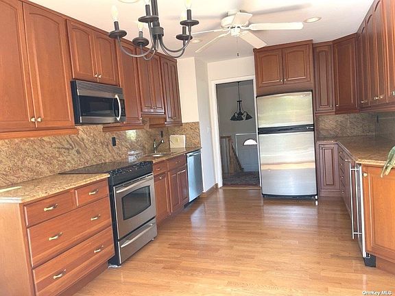 5th image of 12 Eastland Dr