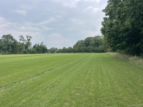 Sound Avenue, Aquebogue, NY 11931