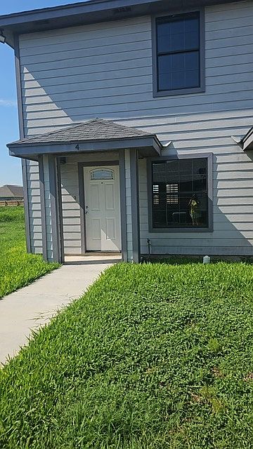 1st image of 1202 W Carmen Ave APT 4