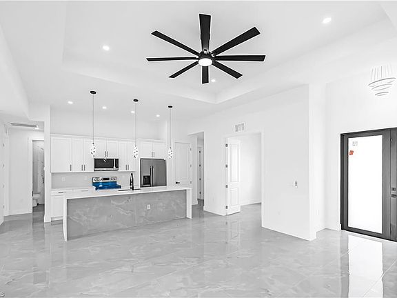 5th image of 716 Connecticut LN