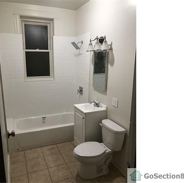 2nd image of 3430 W Flournoy St #1