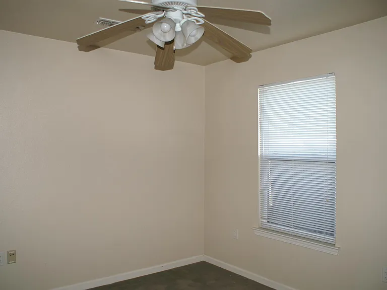 605 N P St — Photo 5