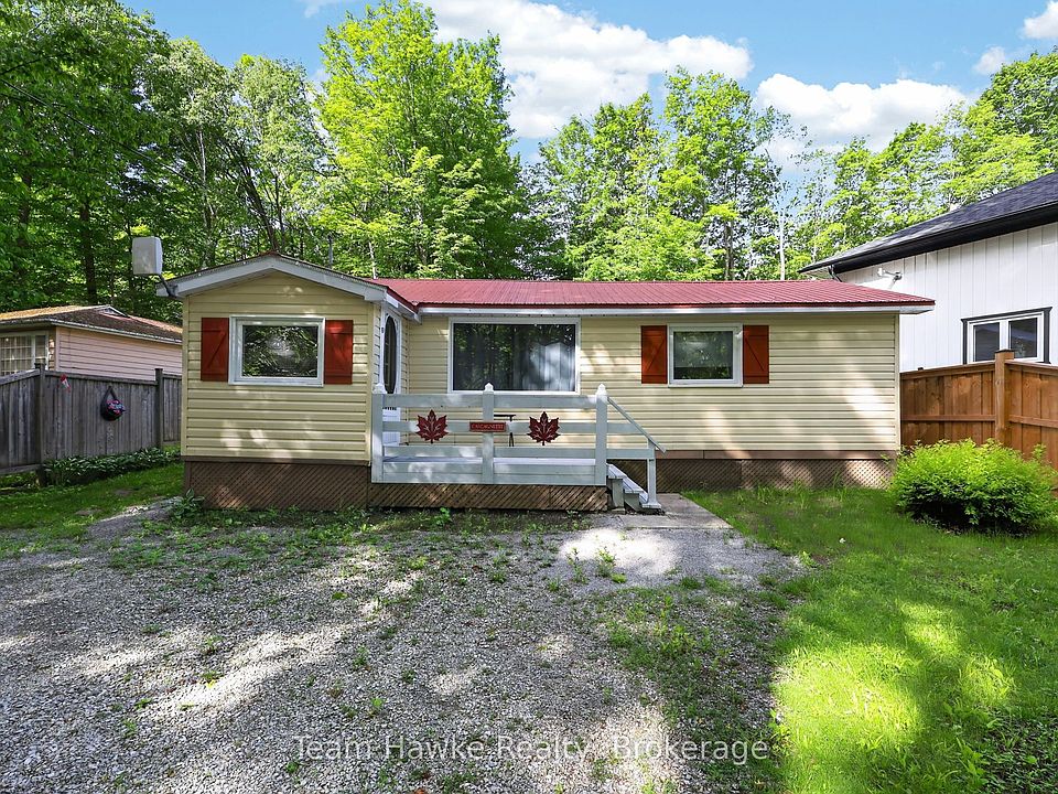 1st image of 48 McArthur Dr
