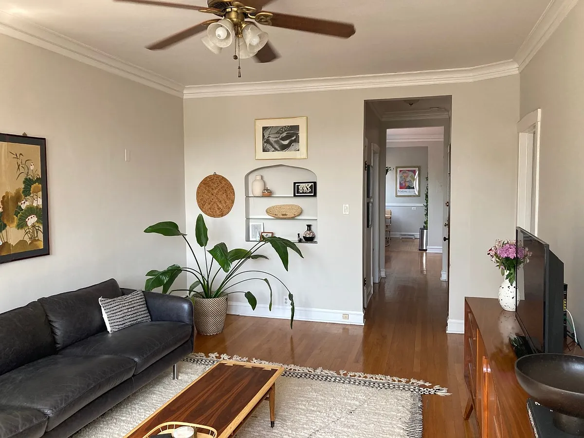 Building Photo - 947 N Leavitt St #3