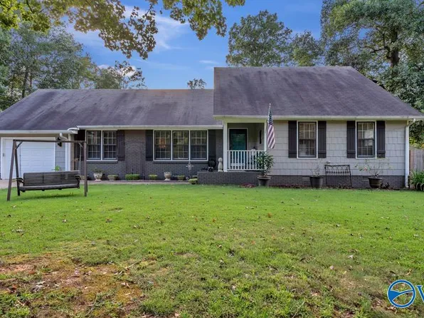 1208 Hood Ave, Scottsboro, AL 35769