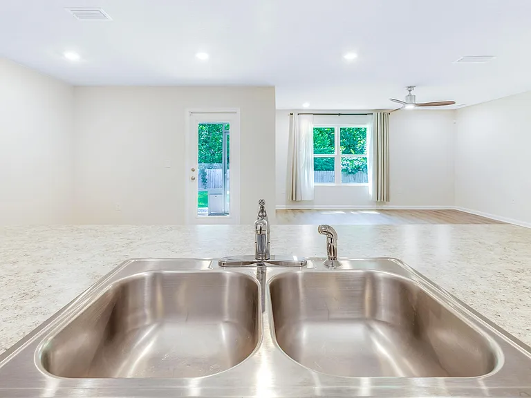 975 Lovebird Ct — Photo 16