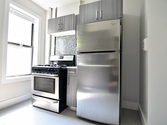 3rd image of 434 W 163rd St APT 14