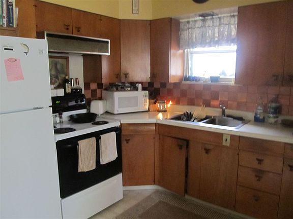 4th image of 2514 N Normandie St
