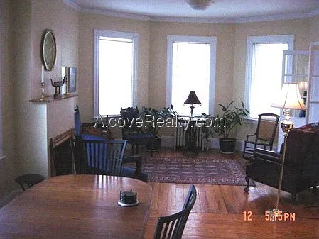 3 bed, 1.0 bath, $4,000 — Photo 4