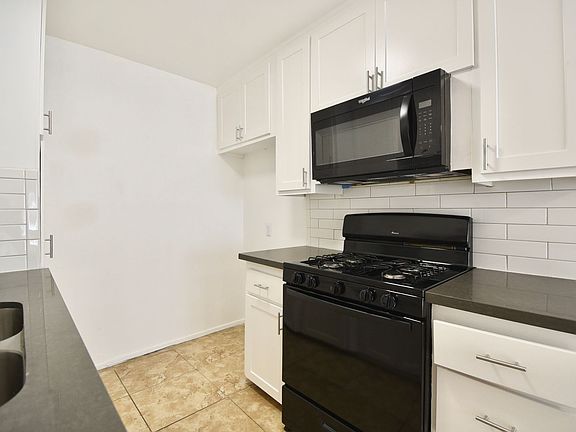 5th image of 10745 Hortense St APT 2