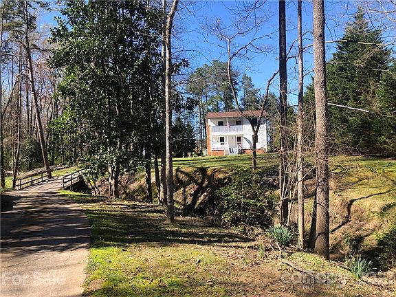 2nd image of 435 Dixie Trail Dr