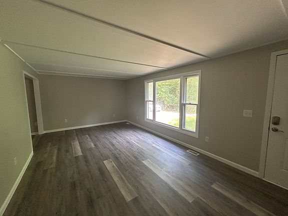 5th image of 385 N Lakeshore Dr