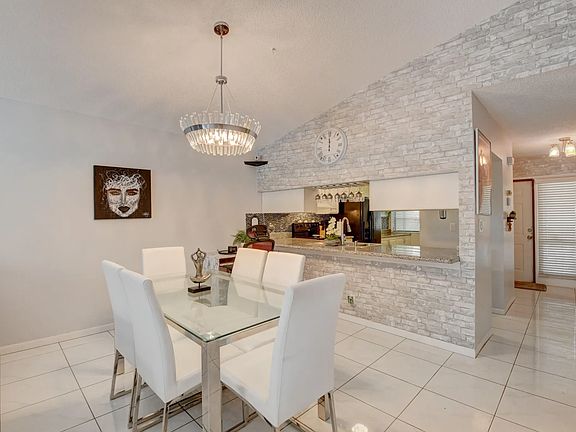 3rd image of 3744 Arelia Dr S
