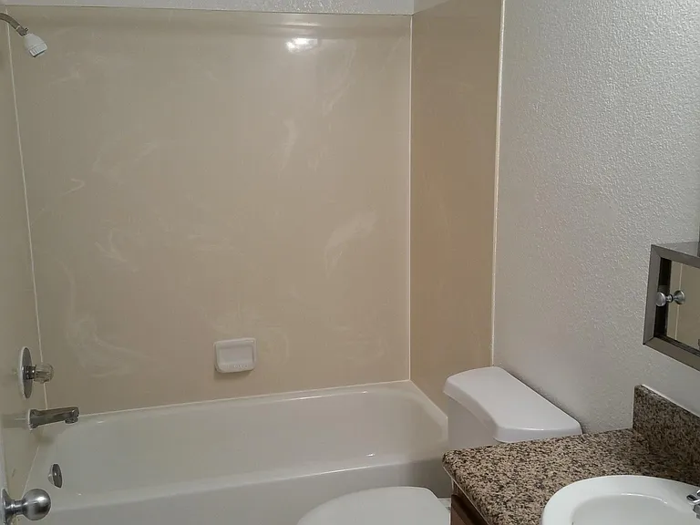 Sycamore Green Apartments — Photo 49