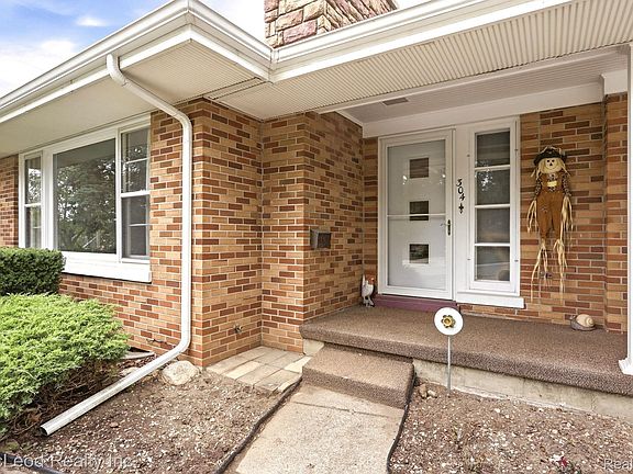 5th image of 304 Prospect St