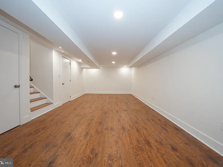 15 Llanfair Rd #A — Photo 23