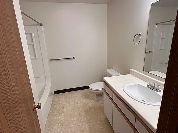 5th image of 1512 Yorkshire Dr #12