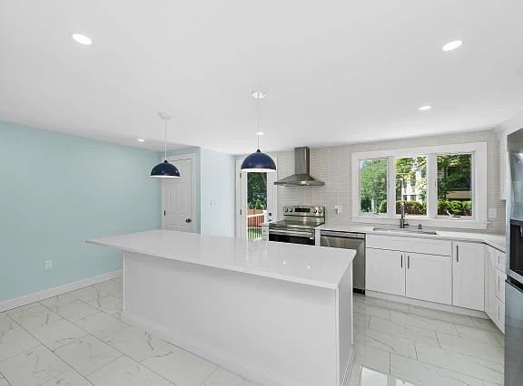 3rd image of 625 Chestnut Hill Ave