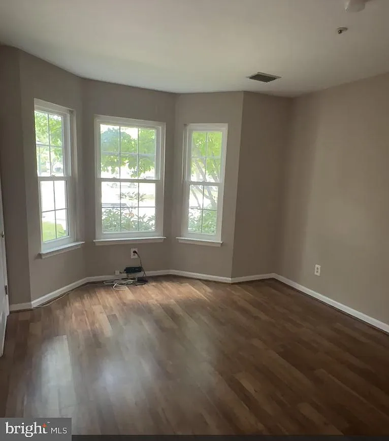 2 bed, 2.5 bath, 1019 sqft, $2,500 — Photo 3