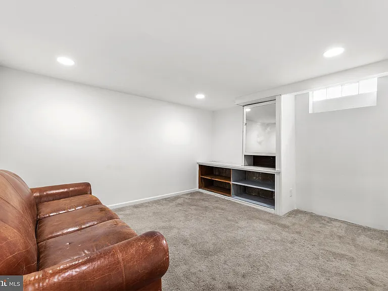 1451 W End Dr — Photo 24