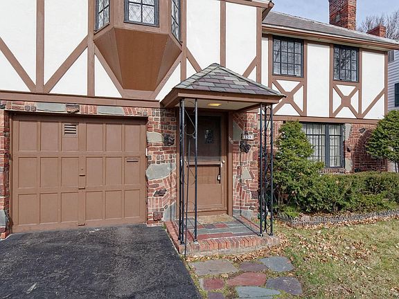 4th image of 158 Rosemont St