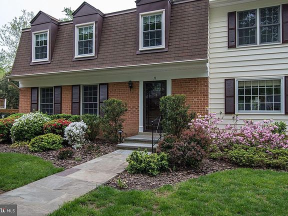 2nd image of 11 Brookcrest Ct