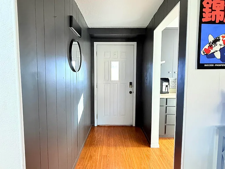 1326 W 4th Ave — Photo 2