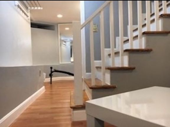 4th image of 102 Moreland St