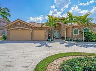 9244 Pineville Dr, Lake Worth, FL 33467