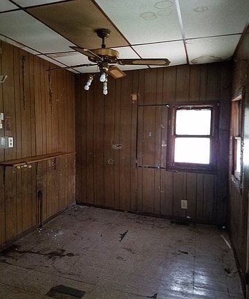 3rd image of 420 N Trumbull Ave
