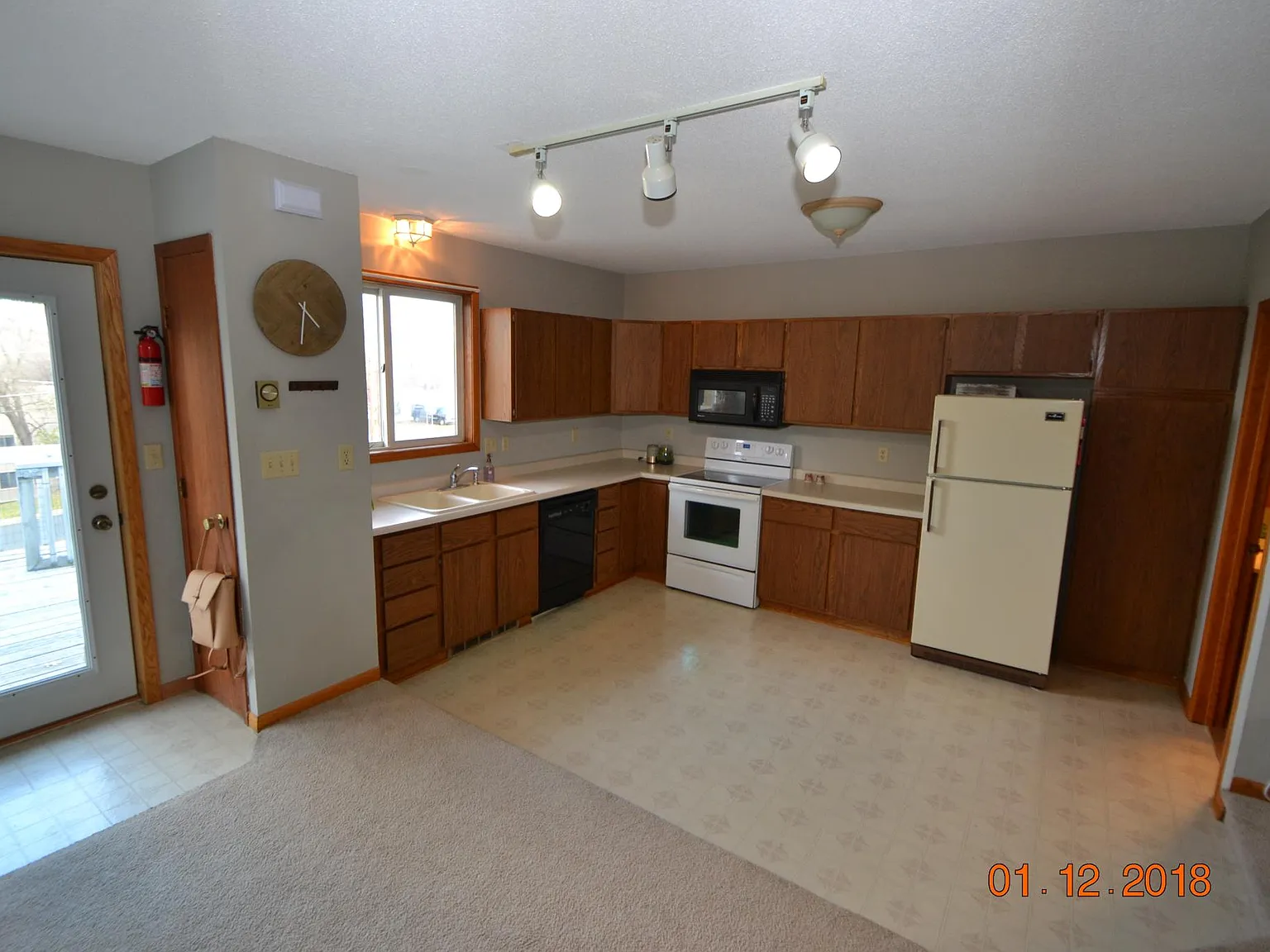 2 bed, 750 sqft, $1,450 — Photo 2
