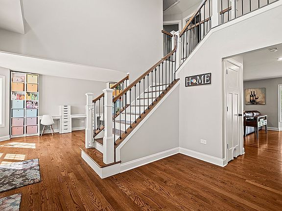 3rd image of 8143 Stonegate Dr