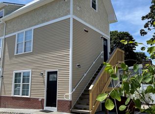 19 Bridge St #B, Old Saybrook, CT 06475