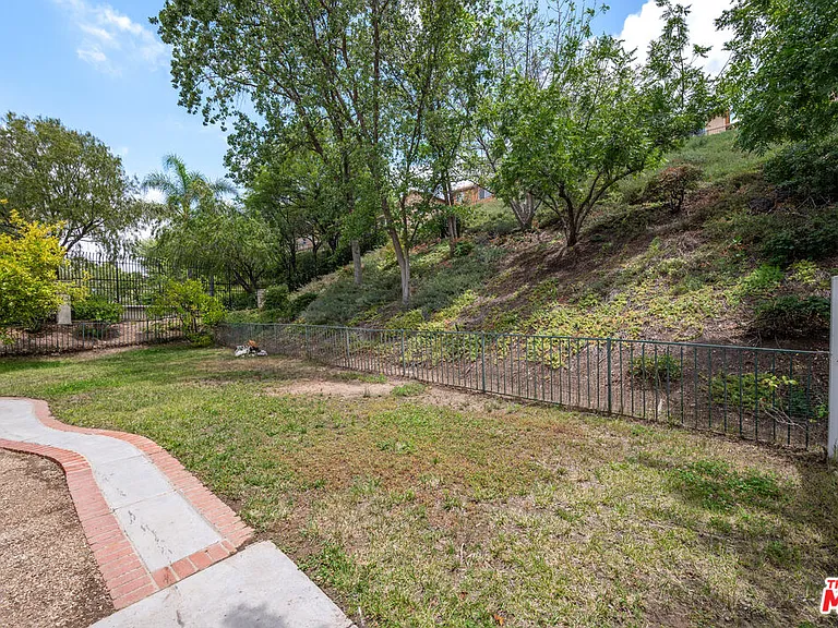 18639 Nathan Hill Dr #9 — Photo 47