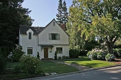 2nd image of 611 Coronado Ave