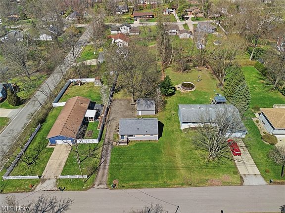 4th image of 1517 Gottschall Rd