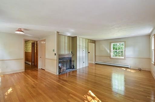 2nd image of 18 Grandview Dr