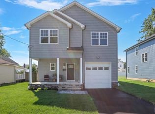 24 Van Dorn St, Keyport, NJ 07735