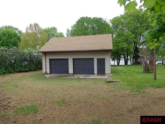 2nd image of 1140 Taylor Dr NE