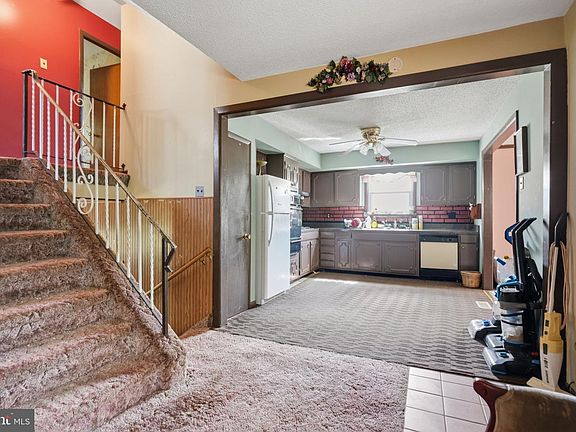 5th image of 713 W Lincoln Ave